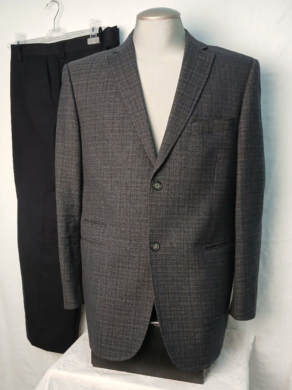 Black/Gray Coordinate Suit w Sitching Details on Jacket